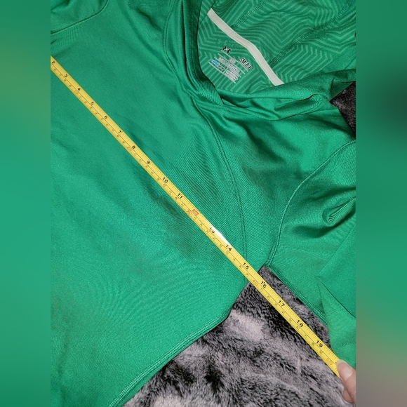 Under Armour Green Long Sleeve Women's Top Size Small - Picture 3 of 7